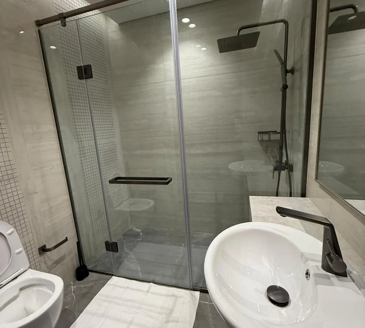 Luxurious 2-Bedroom Business Bay Dubai 0*,