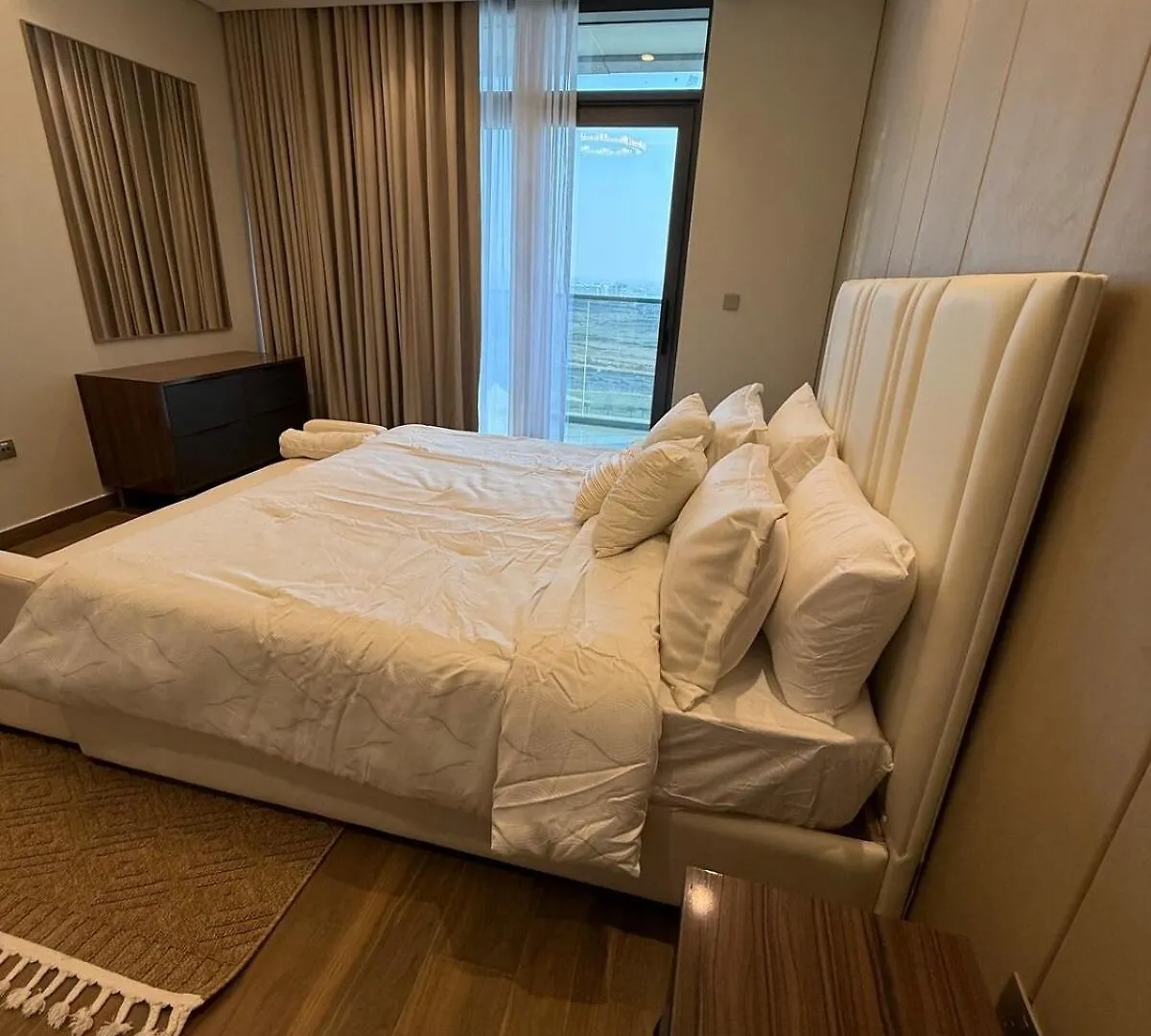 Luxurious 2-Bedroom Business Bay Dubai Apartment