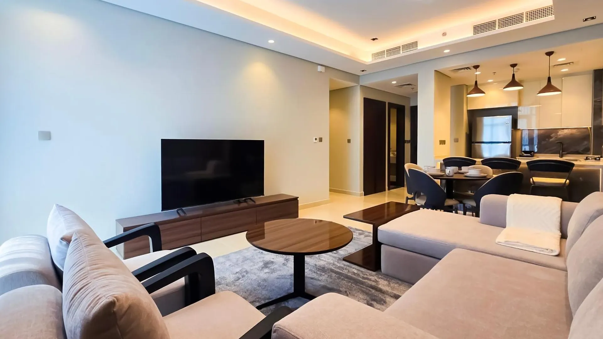 Luxurious 2-Bedroom Business Bay Dubai