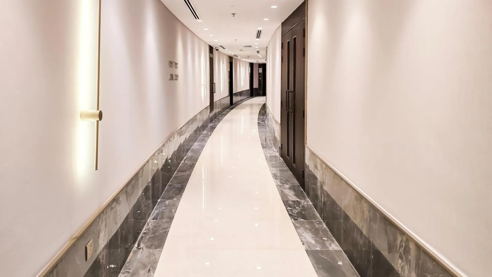 Luxurious 2-Bedroom Business Bay Dubai