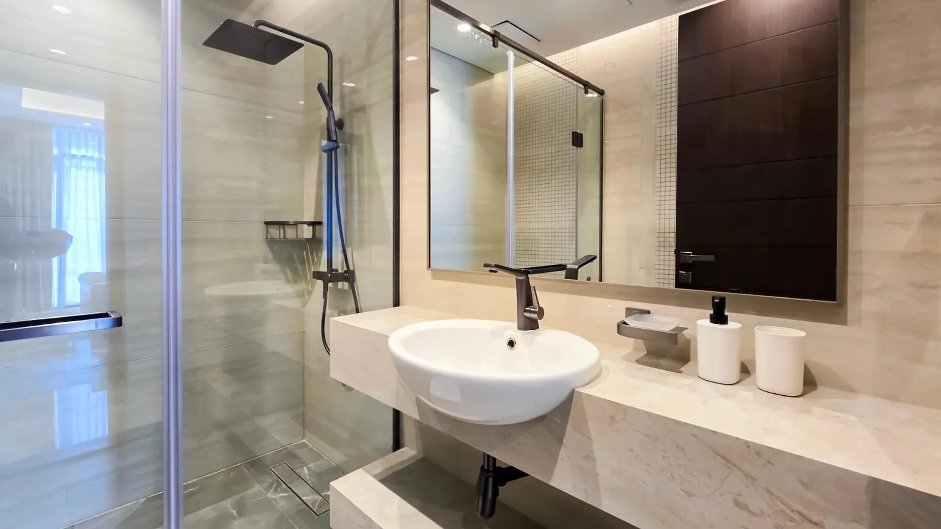 Luxurious 2-Bedroom Business Bay Dubai United Arab Emirates