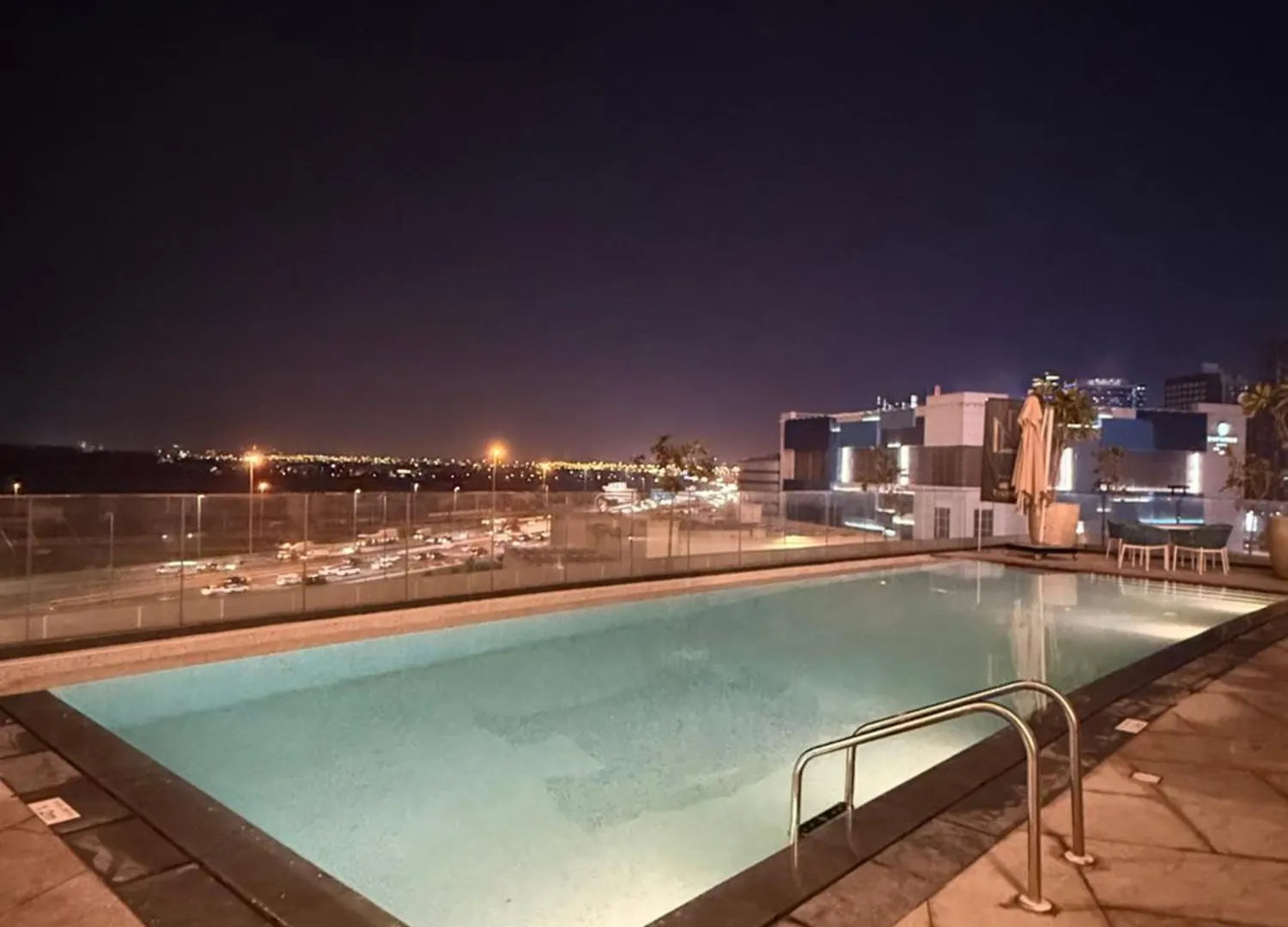 Luxurious 2-Bedroom Business Bay Dubai Apartment