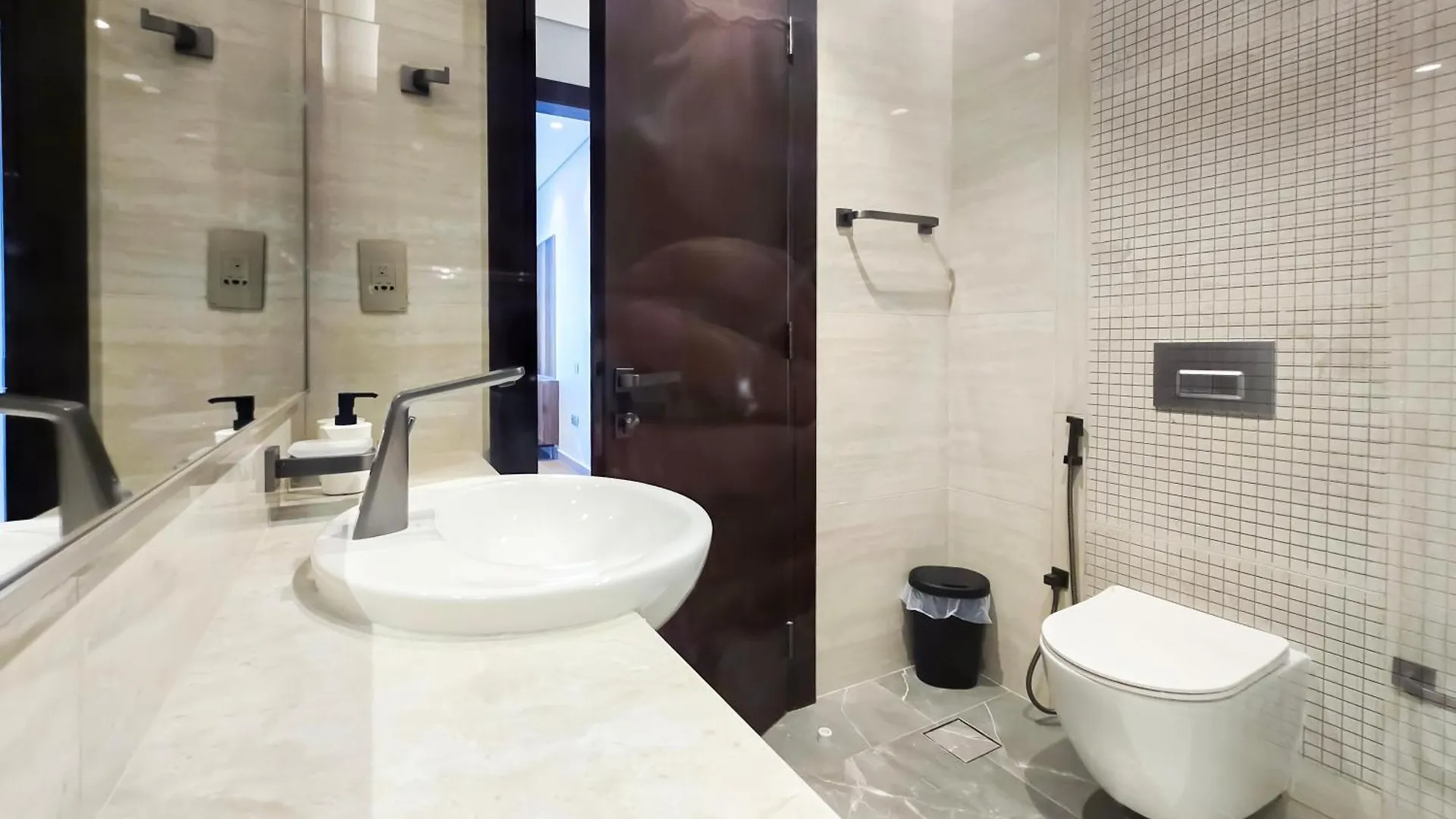 Luxurious 2-Bedroom Business Bay 迪拜 公寓